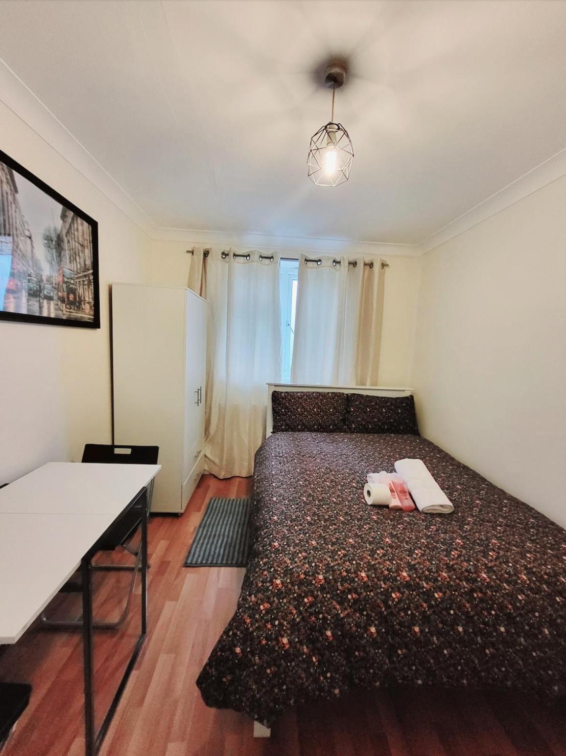 Huge And Affordable 3 Bedroom Flat In Hammersmith For 7 People With Welcome Breakfast Londra Esterno foto