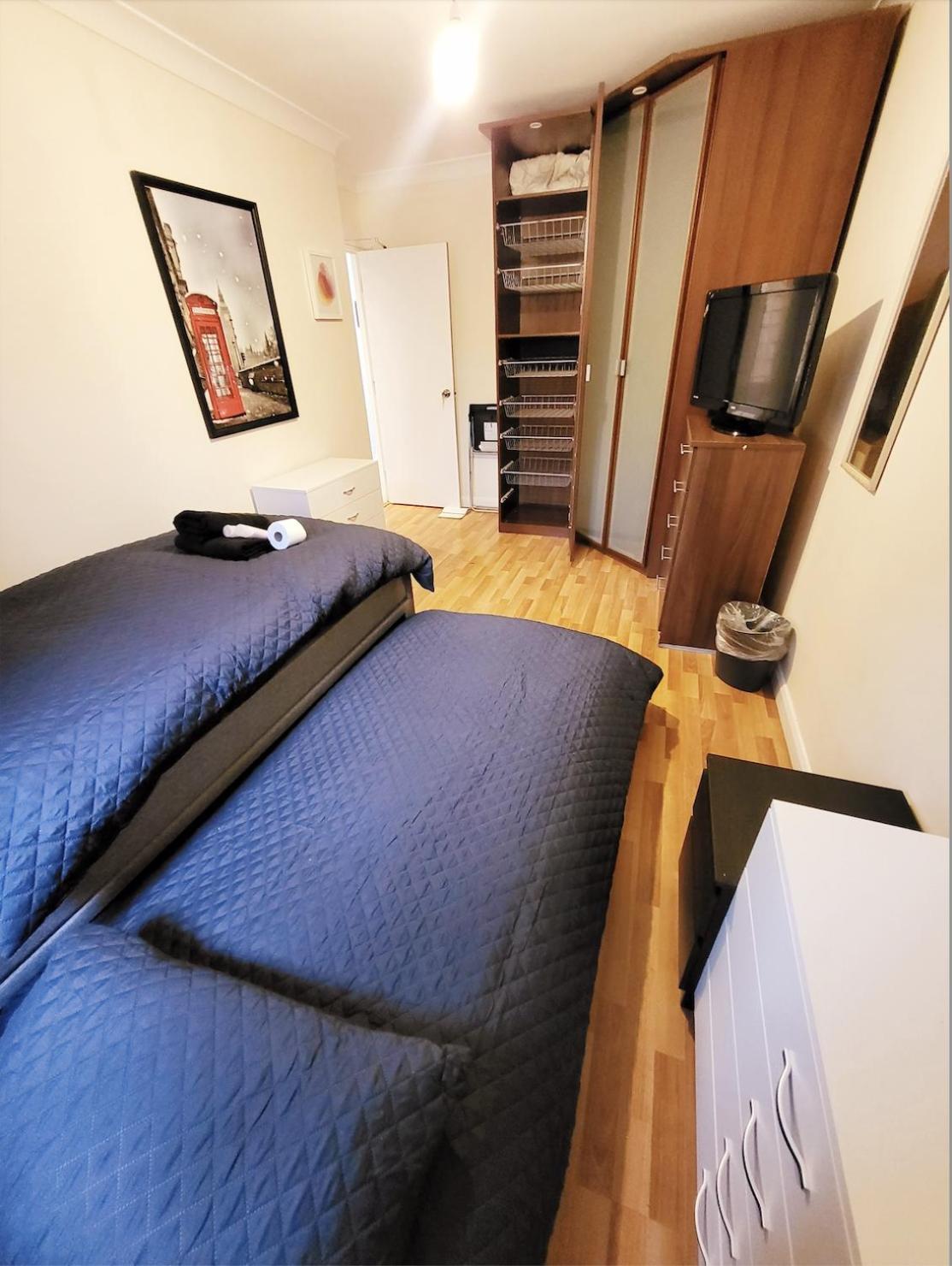 Huge And Affordable 3 Bedroom Flat In Hammersmith For 7 People With Welcome Breakfast Londra Esterno foto