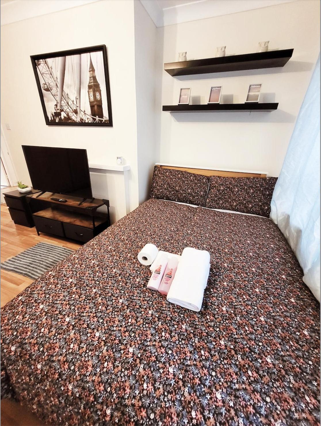 Huge And Affordable 3 Bedroom Flat In Hammersmith For 7 People With Welcome Breakfast Londra Esterno foto